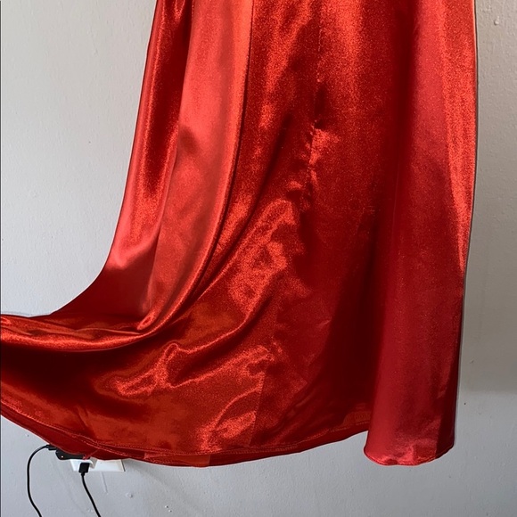 Elegant Red Satin Dress - Picture 9 of 16